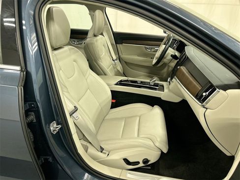 Used 2022 Volvo S90 B6 Inscription w/ Advanced Package image 23