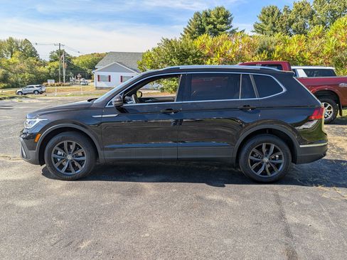 Used 2022 Volkswagen Tiguan SE image 7