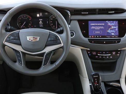 Used 2021 Cadillac XT5 Premium Luxury image 14