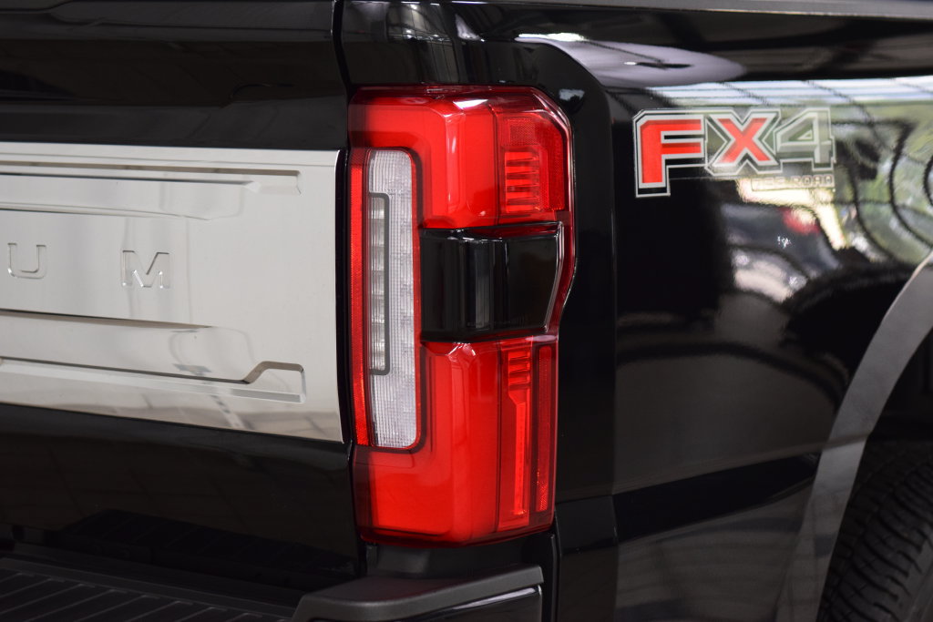 Used 2024 Ford F350 Platinum w/ FX4 Off-Road Package AWD/4WD image 18