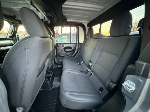 Used 2020 Jeep Gladiator Sport image 9