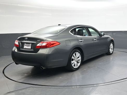 Used 2011 INFINITI M37 w/ Premium Pkg image 4