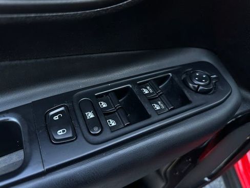 Used 2018 Jeep Renegade Altitude AWD/4WD image 14