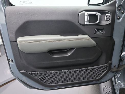 New 2025 Jeep Gladiator Mojave w/ Safety Group image 12