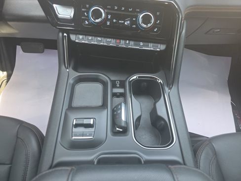 Used 2024 GMC Sierra 2500 AT4 w/ AT4 Premium Plus Package AWD/4WD image 13