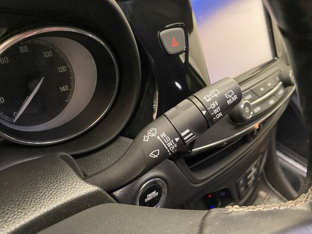 Used 2017 Buick Envision Essence FWD image 33