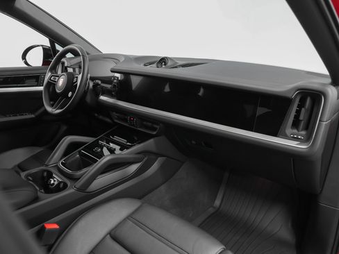 Certified 2026 Porsche Cayenne S AWD/4WD image 24