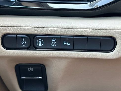 Used 2023 Acura MDX w/ Technology Package FWD image 32