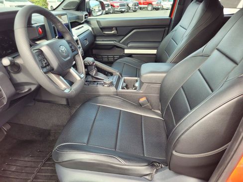 Used 2024 Toyota Tacoma TRD Off-Road w/ TRD Off Road Upgrade Package AWD/4WD image 18