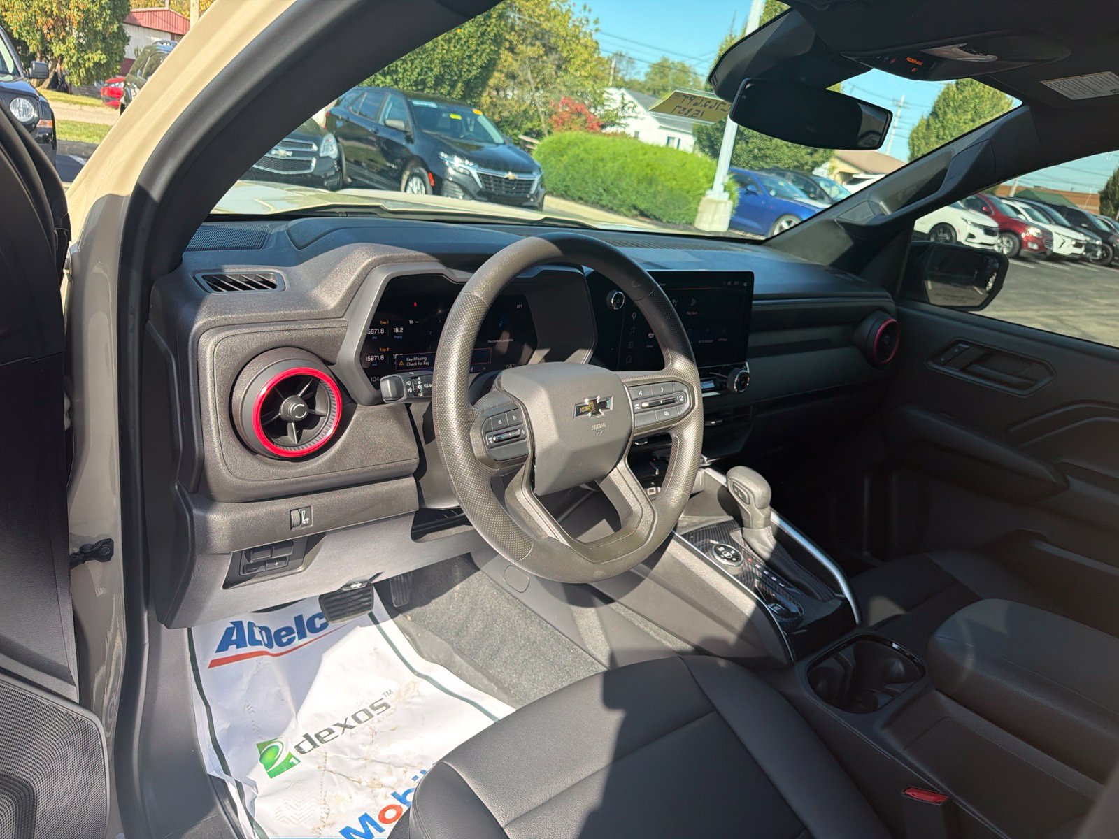 Used 2024 Chevrolet Colorado Trail Boss w/ LPO, Dark Essentials Package AWD/4WD image 10