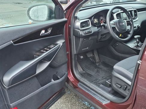 Used 2019 Kia Sorento AWD V6 image 18