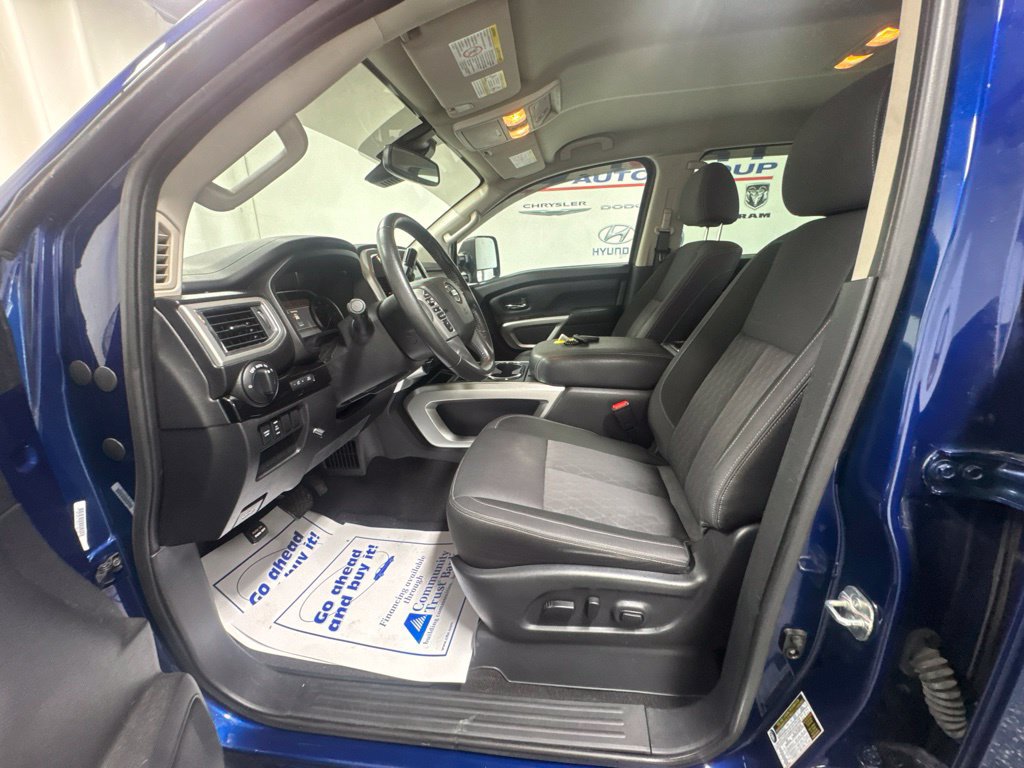 Used 2021 Nissan Titan SV w/ SV Convenience Package AWD/4WD image 23