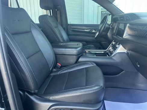 Used 2023 GMC Yukon Denali AWD/4WD image 12