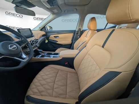 New 2025 Nissan Sentra SV w/ SV Premium Package FWD image 5