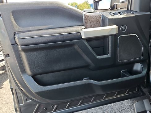 Used 2019 Ford F350 Lariat w/ Lariat Ultimate Package AWD/4WD image 14