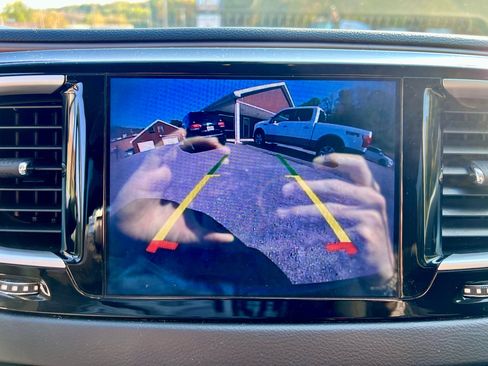 Used 2017 Chrysler Pacifica Touring Plus w/ Tire & Wheel Group image 16