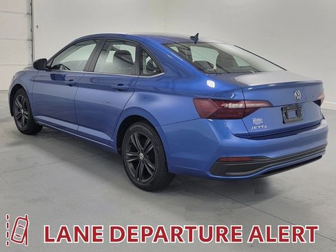 Used 2024 Volkswagen Jetta SE image 6