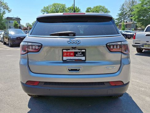 Used 2020 Jeep Compass Latitude w/ Popular Equipment Group FWD image 27