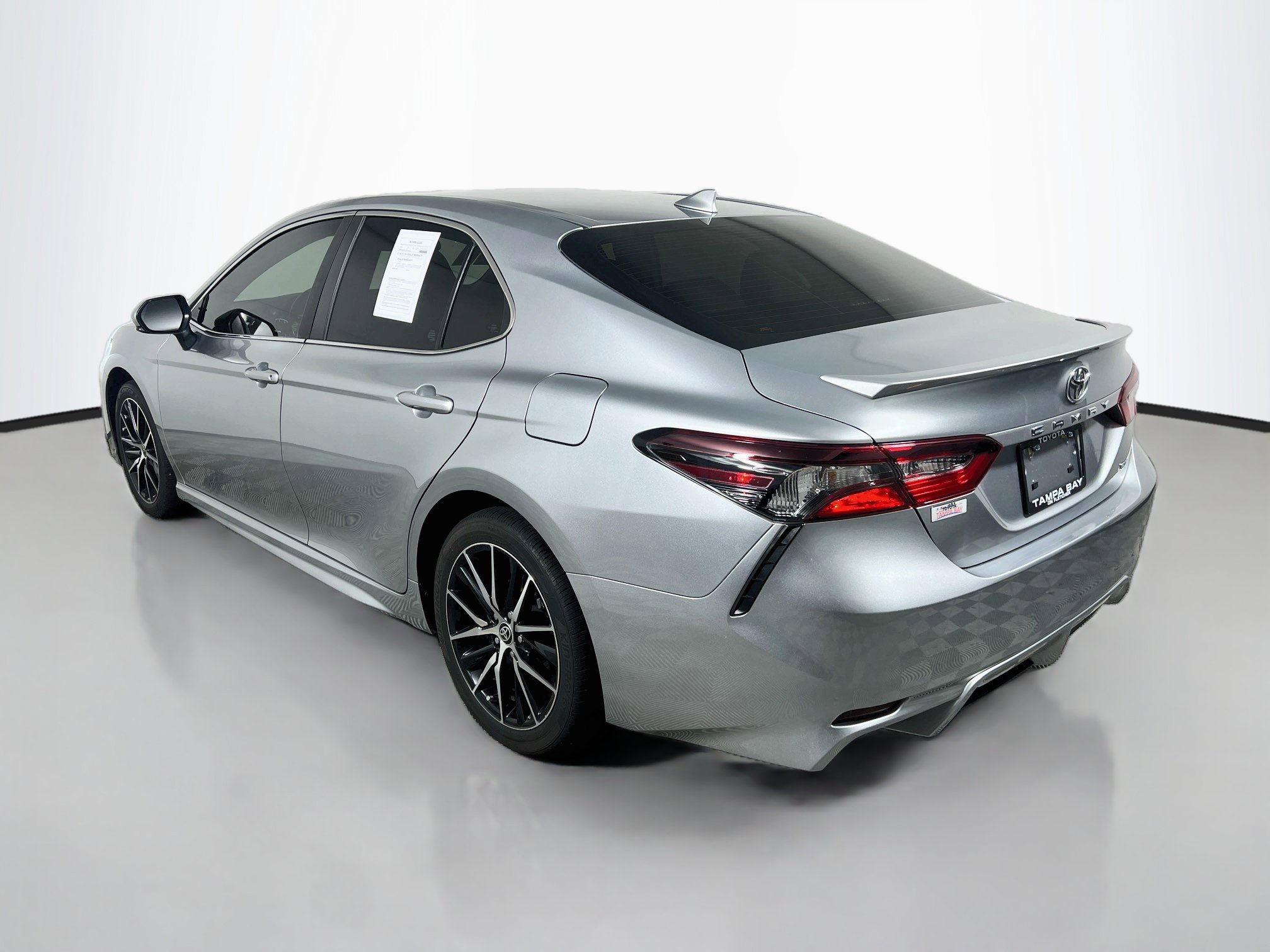 Used 2024 Toyota Camry SE FWD image 8