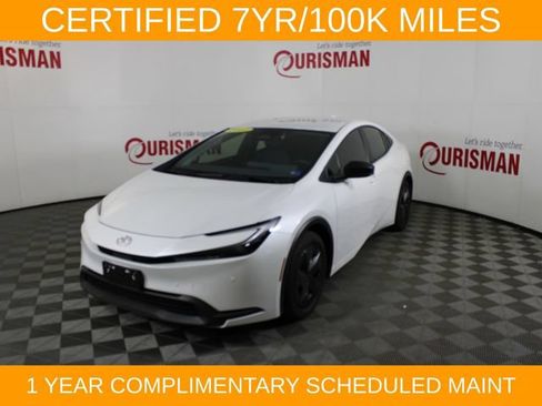 Used 2025 Toyota Prius LE FWD image 2