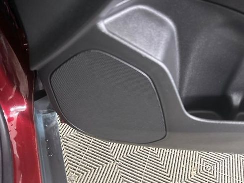 Used 2025 Chevrolet Trax LT w/ Driver Confidence Package image 29