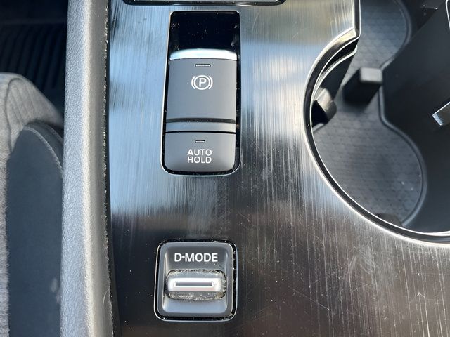 Used 2023 Nissan Rogue SV FWD image 31