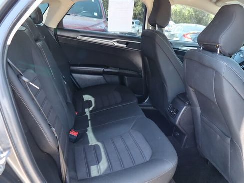 Used 2020 Ford Fusion SE FWD image 20