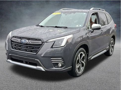 Used 2022 Subaru Forester Touring image 3