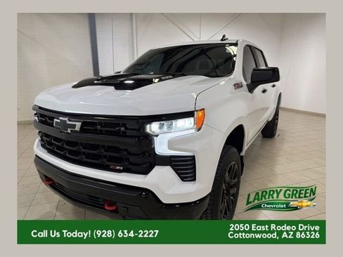 Used 2025 Chevrolet Silverado 1500 LT Trail Boss w/ Convenience Package II AWD/4WD image 1