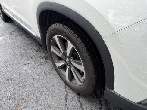Used 2023 Honda Pilot Touring image 11