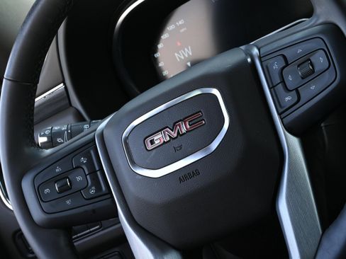 Used 2023 GMC Yukon SLT w/ SLT Premium Package RWD image 25