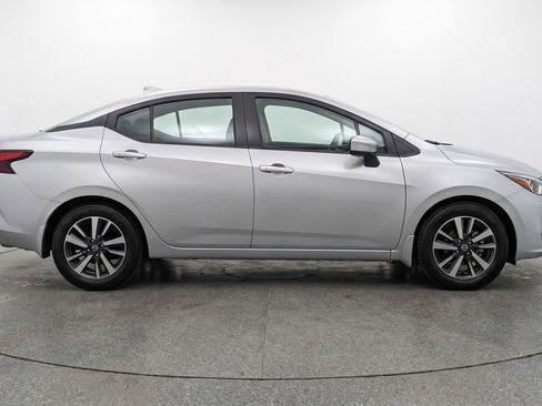 Used 2025 Nissan Versa SV FWD image 11