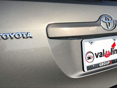 Used 2007 Toyota Matrix image 10