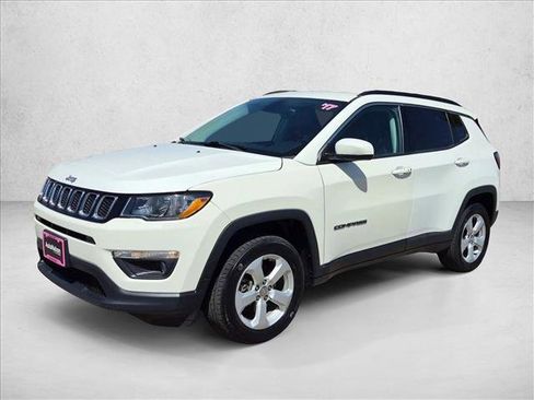 Used 2017 Jeep Compass Latitude AWD/4WD image 4