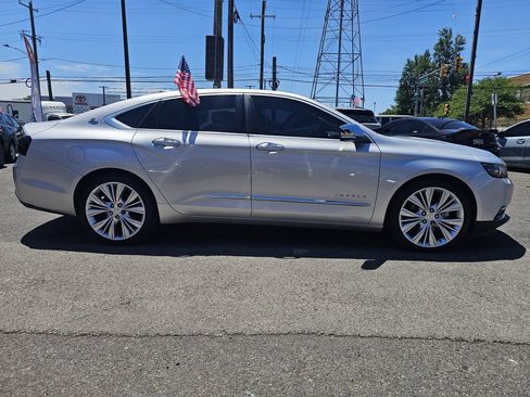 Used 2017 Chevrolet Impala Premier w/ Enhanced Convenience Package FWD image 4