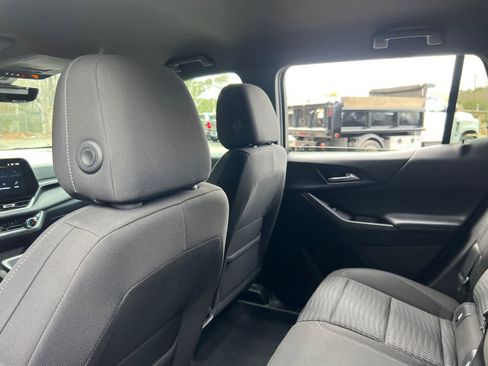 Certified 2025 Chevrolet Equinox LT w/ Safety and Technology Package image 32