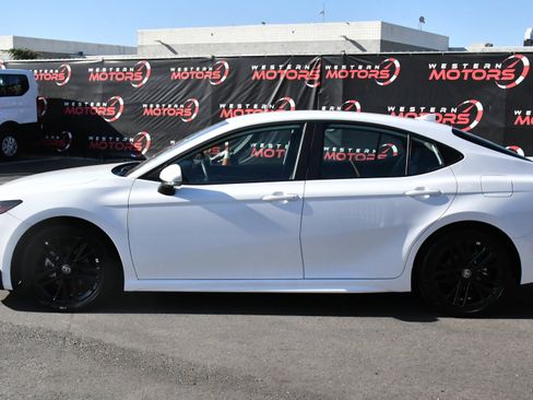 Used 2026 Toyota Camry SE FWD image 4