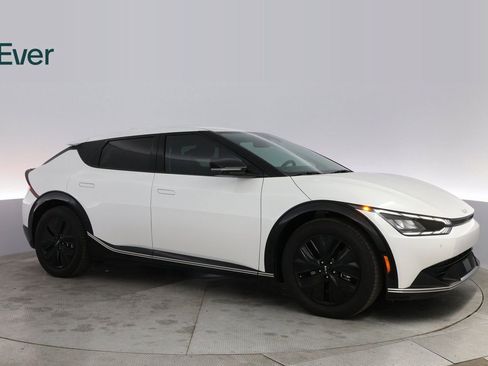 Used 2024 Kia EV6 Wind image 5