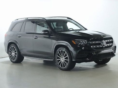 Used 2022 Mercedes-Benz GLS 450 4MATIC image 10