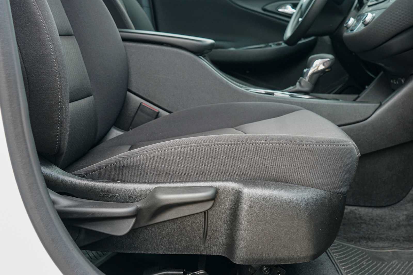 Used 2025 Chevrolet Malibu LT FWD image 26