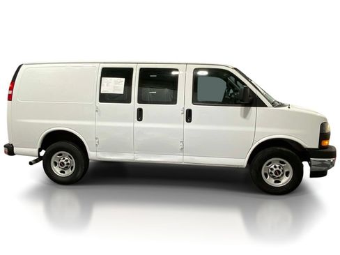 Used 2024 GMC Savana 2500 w/ Driver Convenience Package RWD image 5