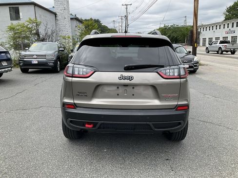 Used 2021 Jeep Cherokee Trailhawk w/ Premium Leather Package AWD/4WD image 6