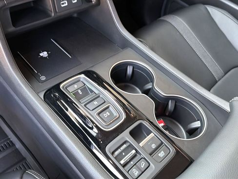 Used 2025 Honda Pilot EX-L image 28