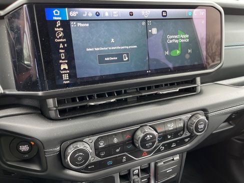 Used 2024 Jeep Wrangler High Altitude image 34