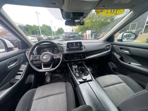 Certified 2024 Nissan Rogue SV AWD/4WD image 12