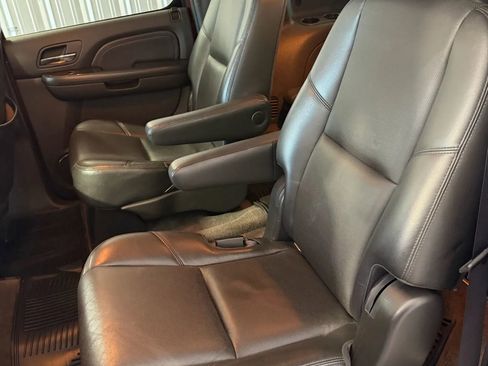 Used 2009 GMC Yukon XL Denali image 17