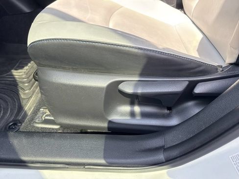 Used 2017 Toyota Prius Three Touring FWD image 13