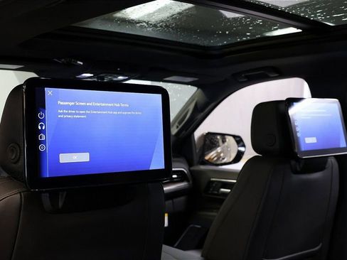 New 2026 Chevrolet Suburban High Country AWD/4WD image 11