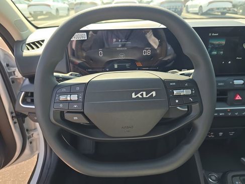New 2026 Kia K4 FWD image 28