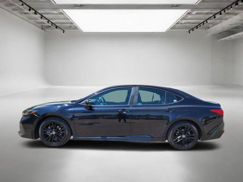 Used 2025 Toyota Camry SE FWD image 2